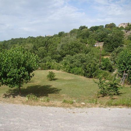 Appartement / Gite Les Papillons Lablachere Bagian luar foto
