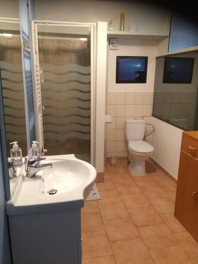 Appartement / Gite Les Papillons Lablachere Bagian luar foto