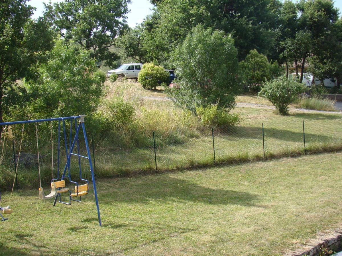 Appartement / Gite Les Papillons Lablachere Bagian luar foto
